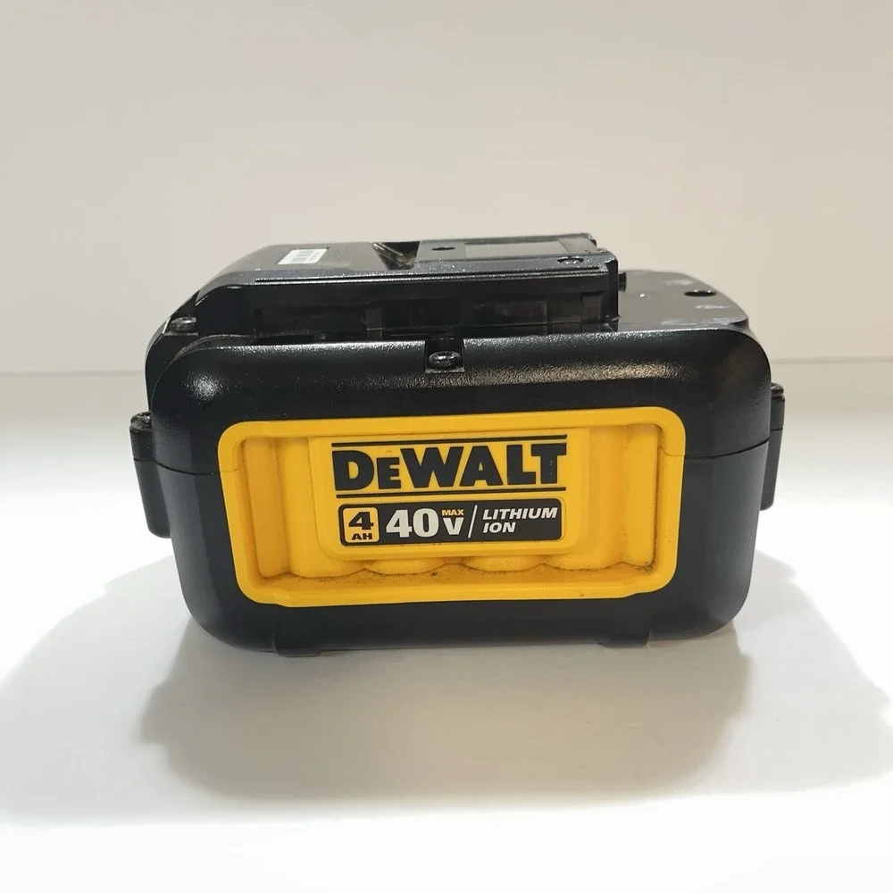 DEWALT DCB404 40V Lithium-Ion Good working condition‎